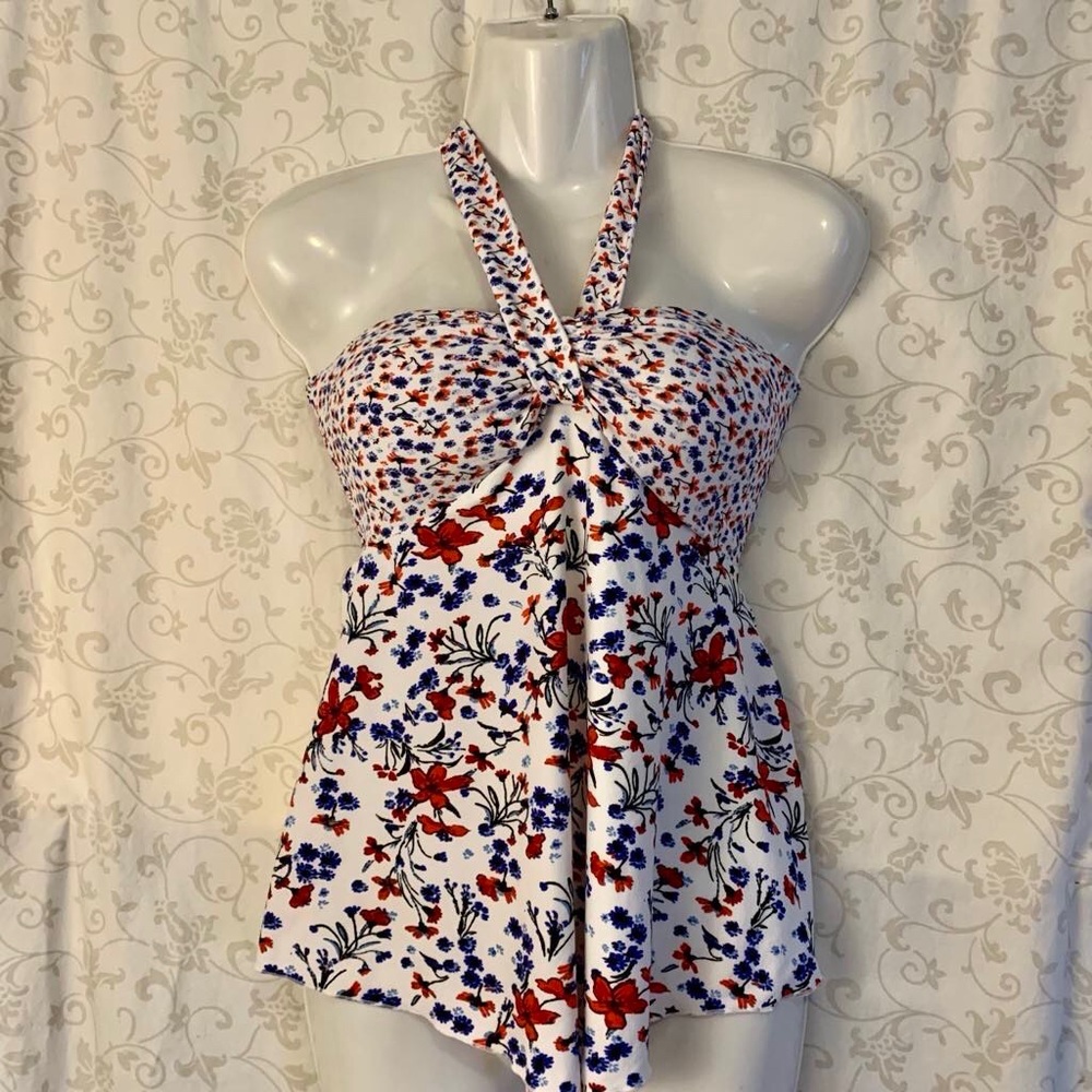 No boundaries White Floral Sleeveless Top Size M (7-9)